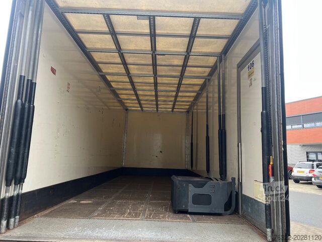 Valiză Volvo FE 250 4X2 E6  / SLEEPERCAB / AIRCO / STANDKACH...