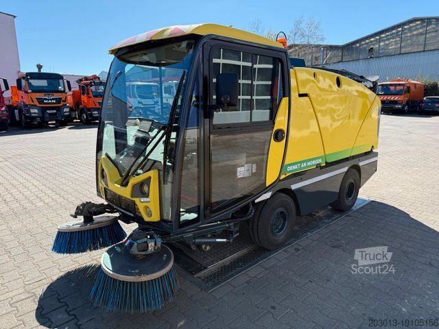 Почистване на пътища Johnston C202 Kleinkehrmaschine 2 M³ - 6.000 h