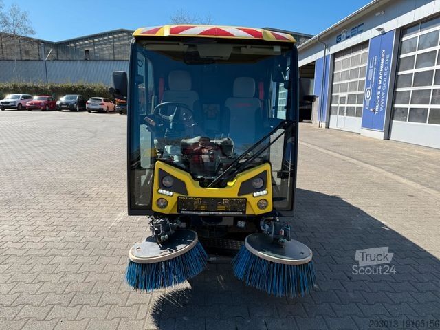 Почистване на пътища Johnston C202 Kleinkehrmaschine 2 M³ - 6.000 h