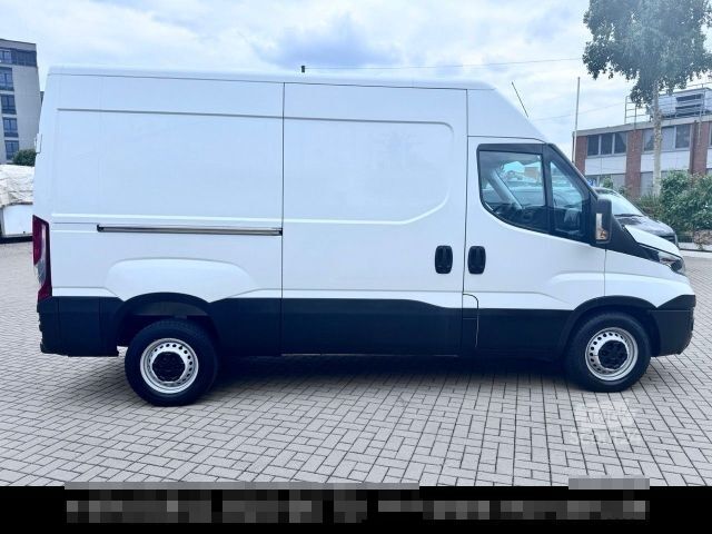 Skåpbil IVECO Daily 35S11 Kasten L2H2