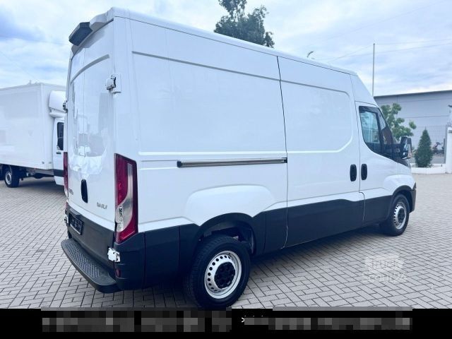 Skåpbil IVECO Daily 35S11 Kasten L2H2