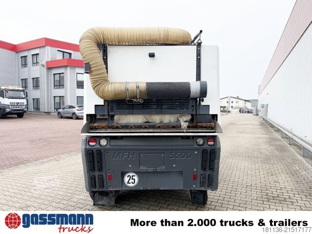Spazzatrice stradale Aebi MFH 5500, 4-Rad-Lenkung, 3-Besen, Hochentleerung,