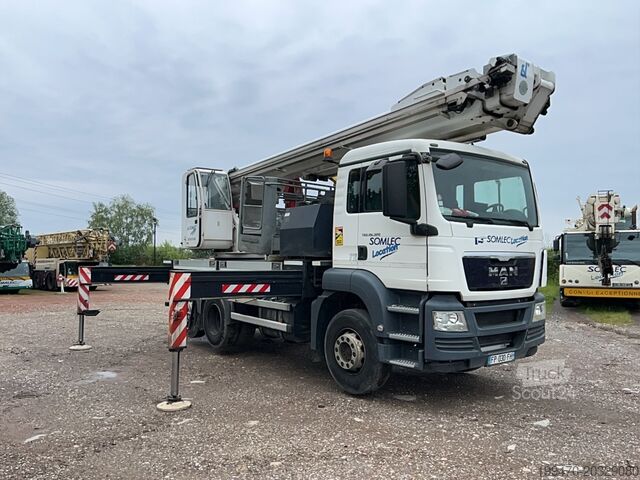 Грузовая подвесная рабочая платформа MAN TGS 26.320 6x2-2 BL with Oil Steel Eagle 3526 (35m)