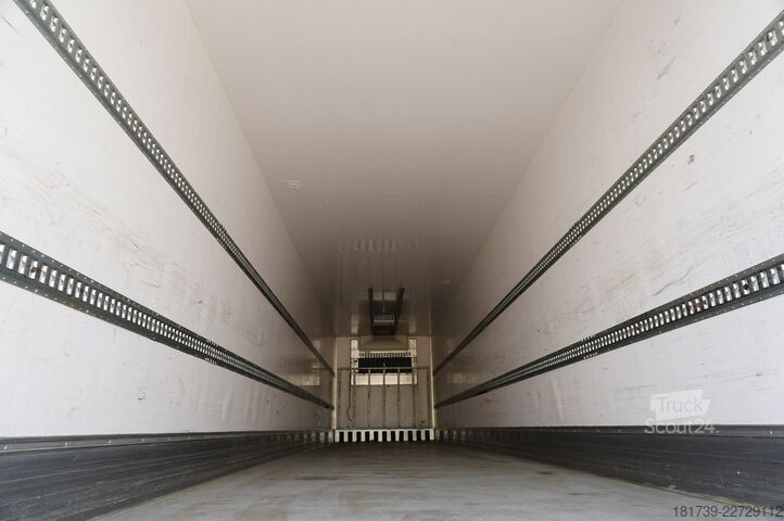 Semi-remorque frigorifique Lamberet refrigerated semi-trailer / Carrier