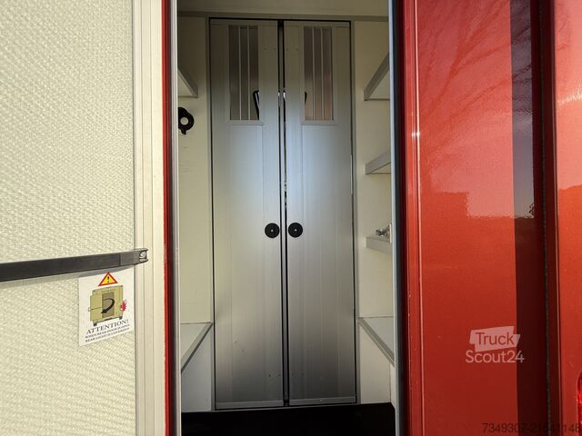 En venta: Remolque para caballos Renault Master único y muy lujoso con Roelofsen. Renault Master PAARDENWAGEN | HORSETRUCK | ROELOFSEN | ...