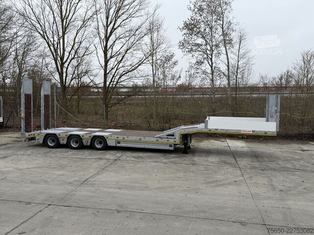 Нискорамно полуремарке Möslein ST 3  3 Achs Satteltieflader neu
