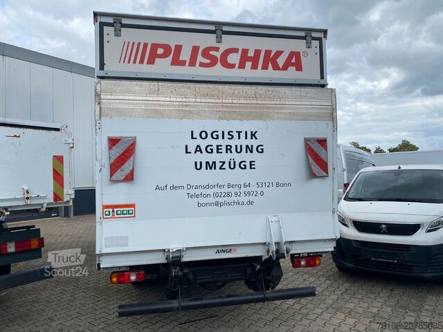 Кутиевиден ван FUSO Canter 7C15 Koffer mit Ladebordwand