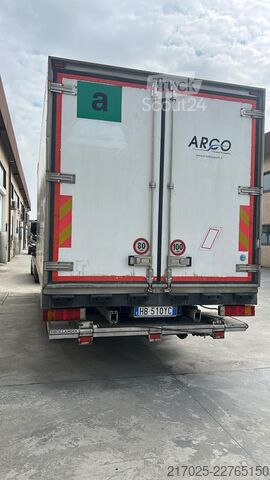 Soğutuculu kamyon Mercedes-Benz Atego 818