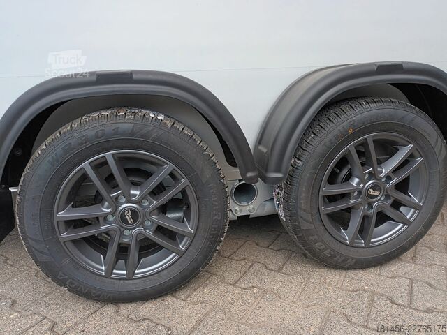 Rimorchio a cassetta Debon Trailer schön blau Roadster 700 Alufelge direkt