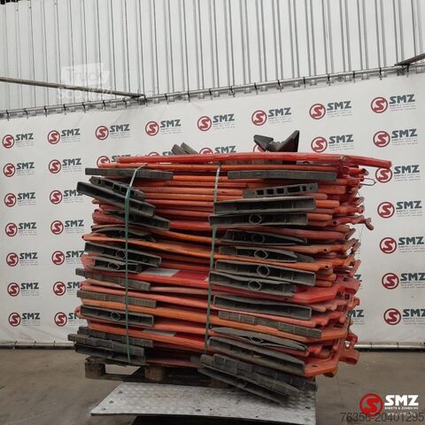 Wiele różnych używanych znaków drogowych Diversen Occ lot diverse verkeersignalisatie