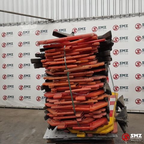 Wiele różnych używanych znaków drogowych Diversen Occ lot diverse verkeersignalisatie