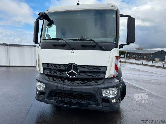 Szemetesautó MERCEDES-BENZ Antos 2533 6x2 Faun Rotopress 520