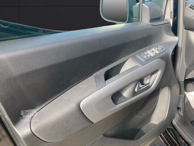 Minibus Citroën Berlingo XL 130 MAX BAR +180°Kamera+NAV+ACC+SHZ+