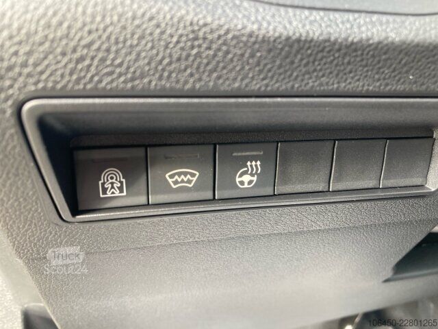 Minibus Citroën Berlingo XL 130 MAX BAR +180°Kamera+NAV+ACC+SHZ+