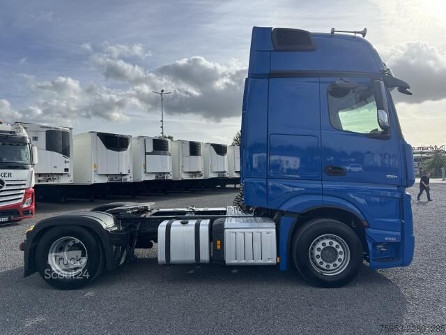 Štandardný ťahač Mercedes-Benz 1851 LS Actros Gigaspace Retarder 2 x PTO