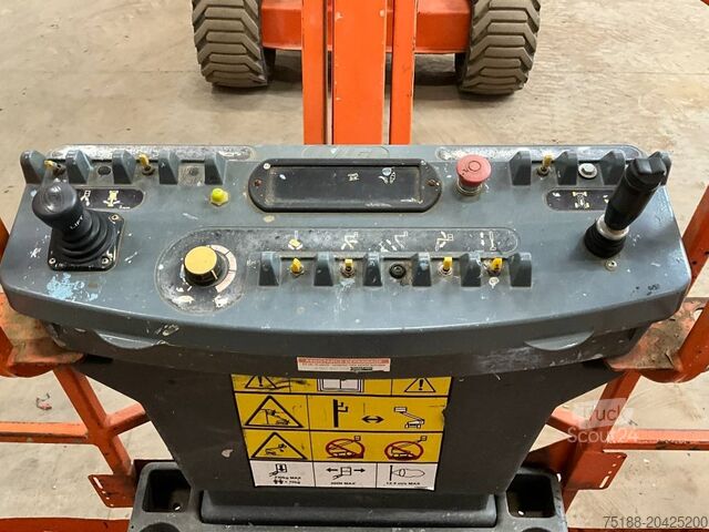 Scharnierende telescopische hoogwerker JLG 450 AJ