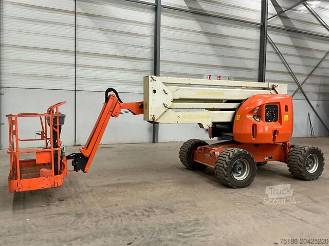 Scharnierende telescopische hoogwerker JLG 450 AJ