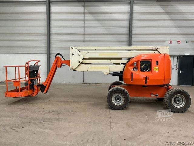 Scharnierende telescopische hoogwerker JLG 450 AJ