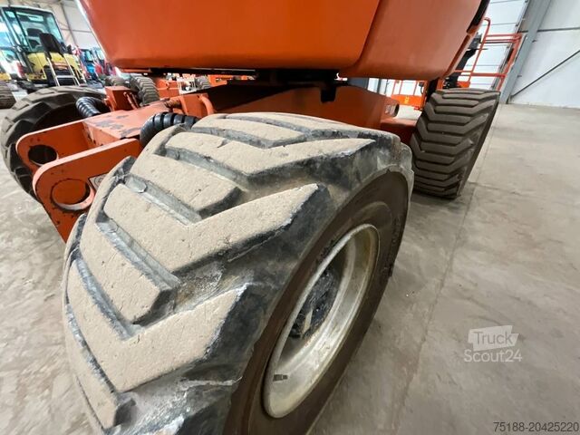 Scharnierende telescopische hoogwerker JLG 450 AJ