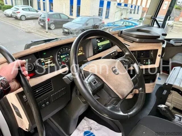 Standard-SZM Volvo FH 460 Globetrotter XL / Euro 6