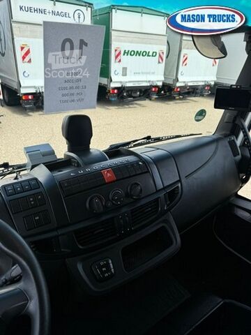 Camion cu platformă și prelată Iveco Eurocargo 120-250P