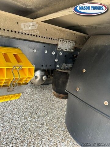 Camion cu platformă și prelată Iveco Eurocargo 120-250P