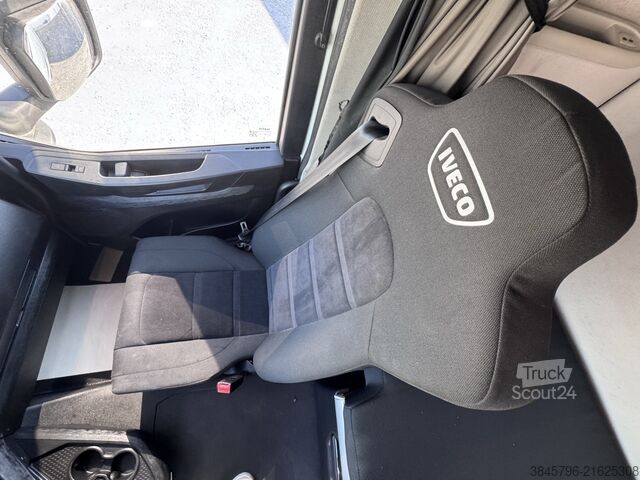 стандартен влекач Iveco SWAY 490