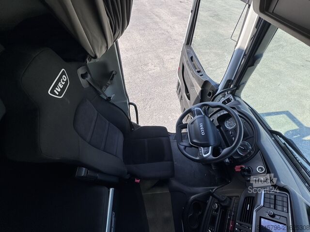 стандартен влекач Iveco SWAY 490