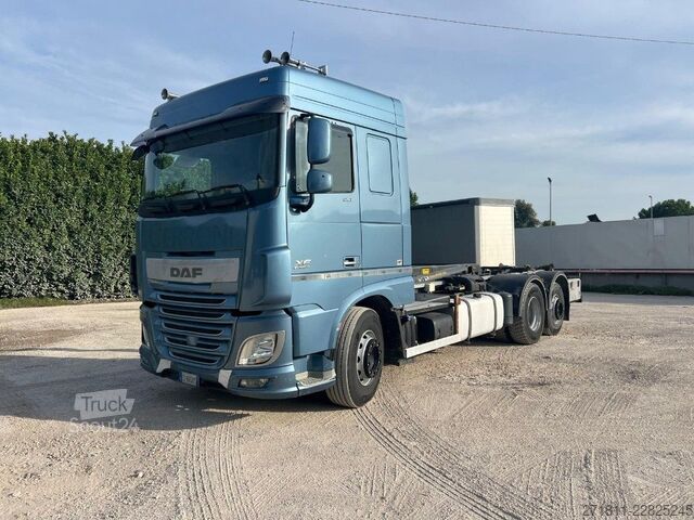 Autocamion cu cârlig pentru containere DAF DAF XF 510 SCARRABILE USATO