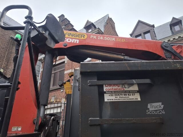 Grue montée sur camion Renault C 460
