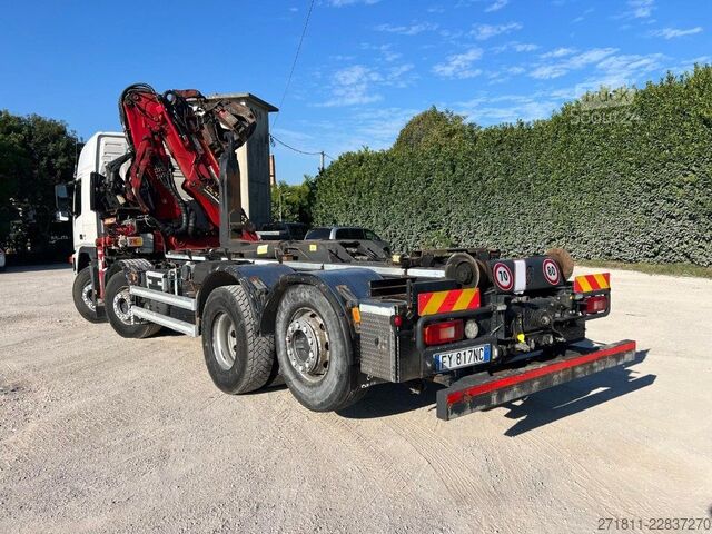 Ruloninė konteinerinė savivartis VOLVO VOLVO FM82 SCARRABILE CON GRU E POLIPO