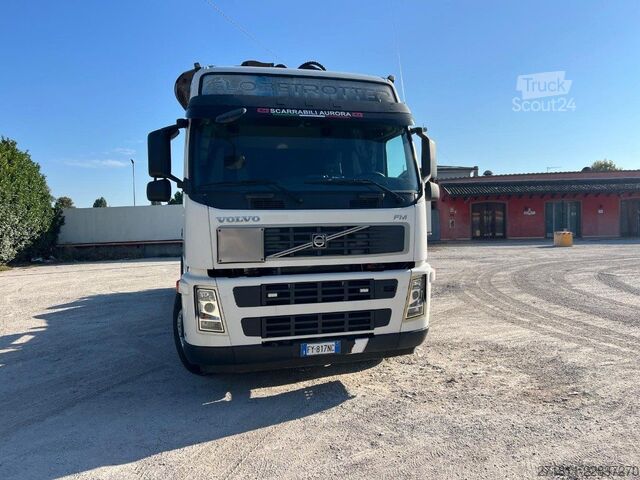 Ruloninė konteinerinė savivartis VOLVO VOLVO FM82 SCARRABILE CON GRU E POLIPO