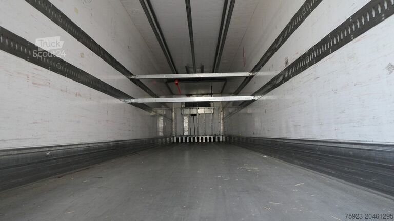 Chladírenská/mrazírenská přeprava LAMBERET 3 AXLE FRIGO TRAILER WITH CARRIER VECTOR 1950 M...