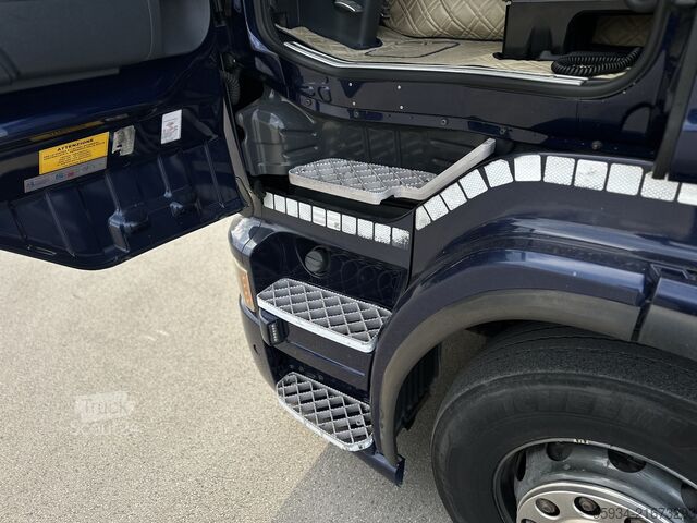 Standardni vlačilec SCANIA R 560