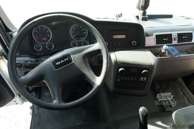 Camion basculante trilateral MAN 18.250 TGM 4x2, Palfinger 11001-KA, Greifer, AHK