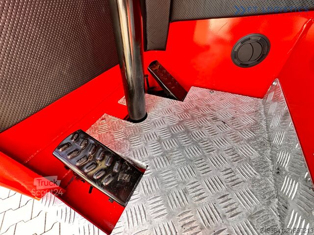 4 krypčių krautuvas Combilift C4000 / TRIPLEX / 9300MM / GAS / TOP1