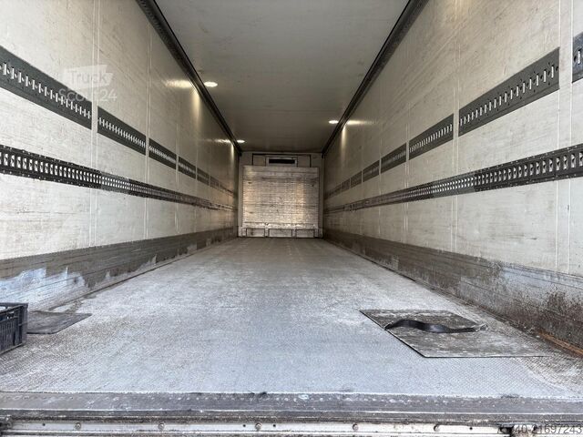 Refrigerated/freezer transport Schmitz SKO 18 + STUURAS + LOADLIFT + CARRIER MAXIMO 1300