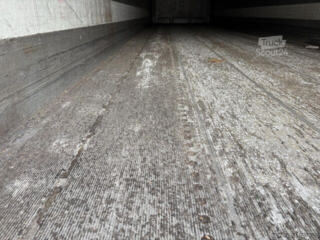 Transport chłodniczy/mrożony Schmitz SKO 18/LZG + STUURAS + LOADLIFT + CARRIER