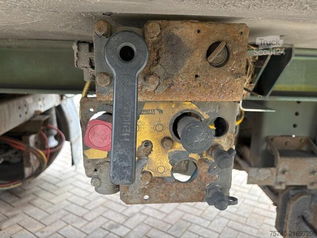 Hűtött/fagyasztott szállítás Schmitz 2 axles + STUURAS + LOADLIFT + CARRIER MAXIMA 1300