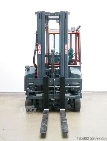 Nelisuuntatrukki Combilift CBE3000