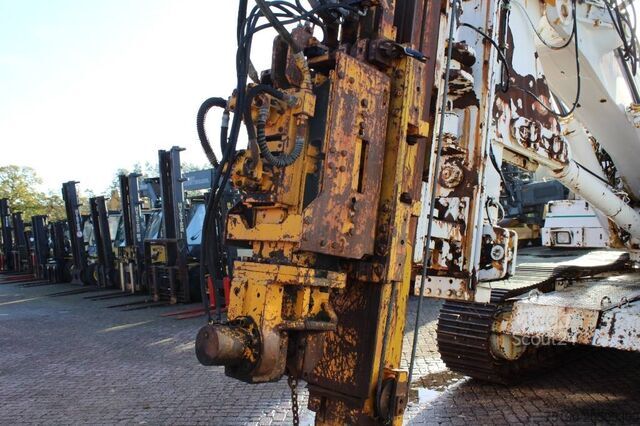 Kazık çakma makinesi Liebherr R 942