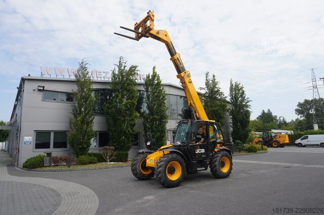 Teleszkopós rakodó JCB 535-95 / 3.5 T / range 9.5 m / joystick