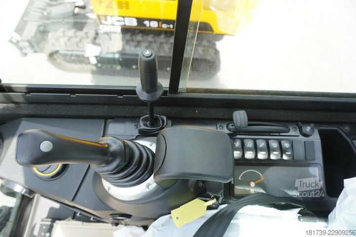 Mini lánctalpas kotró - 7 darab JCB 16 C-1 mini crawler excavator / joystick