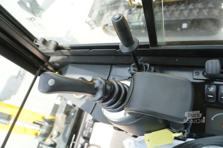 Mini lánctalpas kotró - 7 darab JCB 16 C-1 mini crawler excavator / joystick
