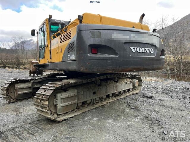 Excavadora sobre orugas Volvo EC360 BLC excavator w/ Teeth bucket