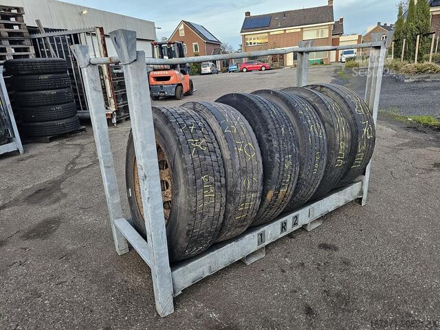 Σασί Several TRAILER TIRE. 275/70 R 22.5