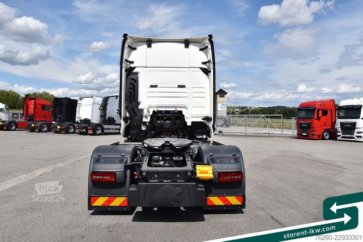 Стандартный седельный тягач MAN TGX 18.560 LL Retarder Standklima Optiview MIETE