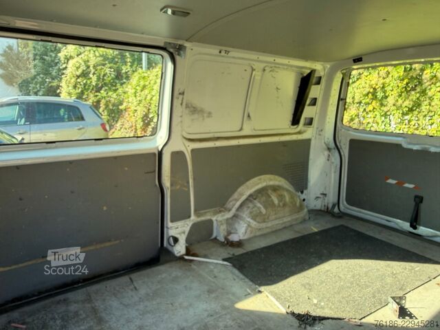 Furgão de painéis VW T5 Transporter Kasten lang 2.0 TDI DSG Motorsch.