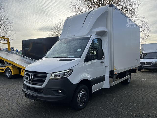 Transportör med resväska MERCEDES-BENZ Sprinter 519 Möbelkoffer mit Türen
