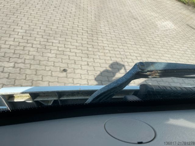 Škatlasti tovornjak RENAULT Midlum 220 DXI BL Koffer LBW Bär Tempomat Klima